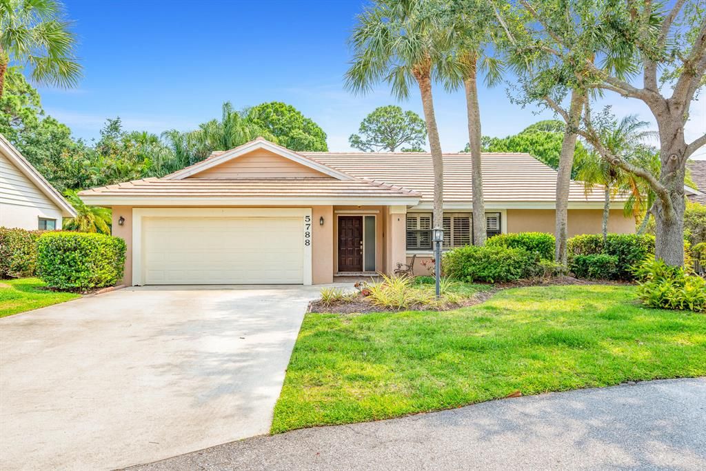 Photo of 5788 Marblewood Court, Jupiter, FL 33458 (MLS # R10712502)