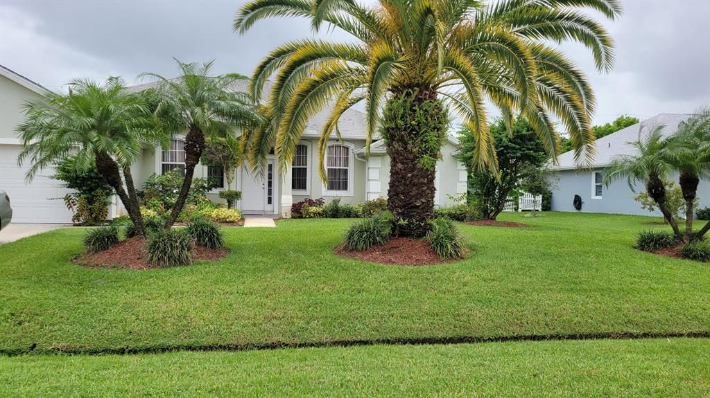 Photo of 2680 SE Brevard Avenue, Port Saint Lucie, FL 34952 (MLS # R10742090)