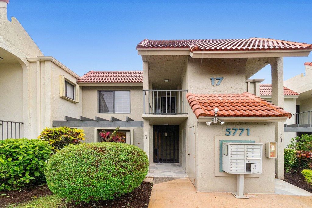 Photo of 5771 Fairway Park Court #103, Boynton Beach, FL 33437 (MLS # R11162175)