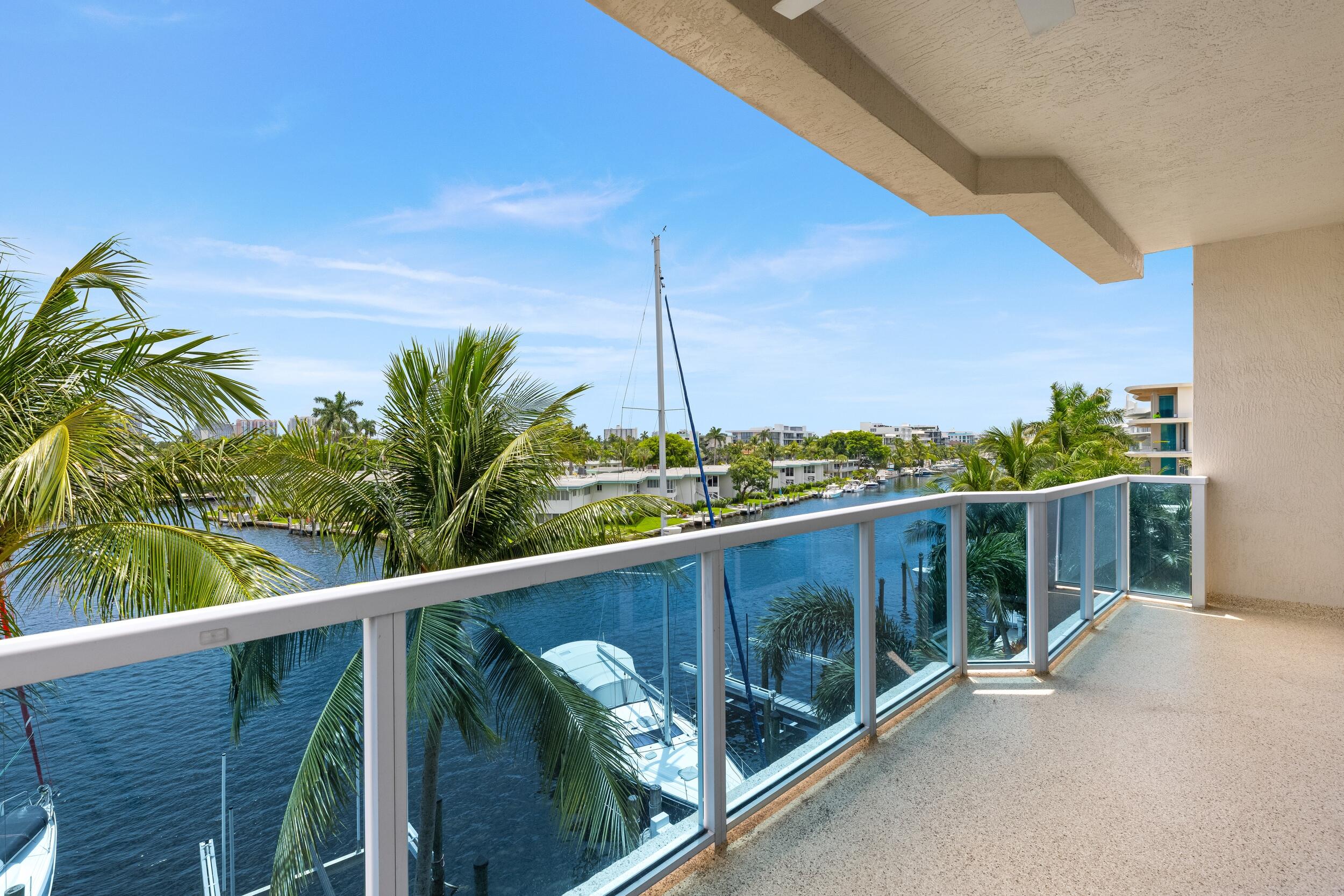 516 HENDRICKS Isle 4A