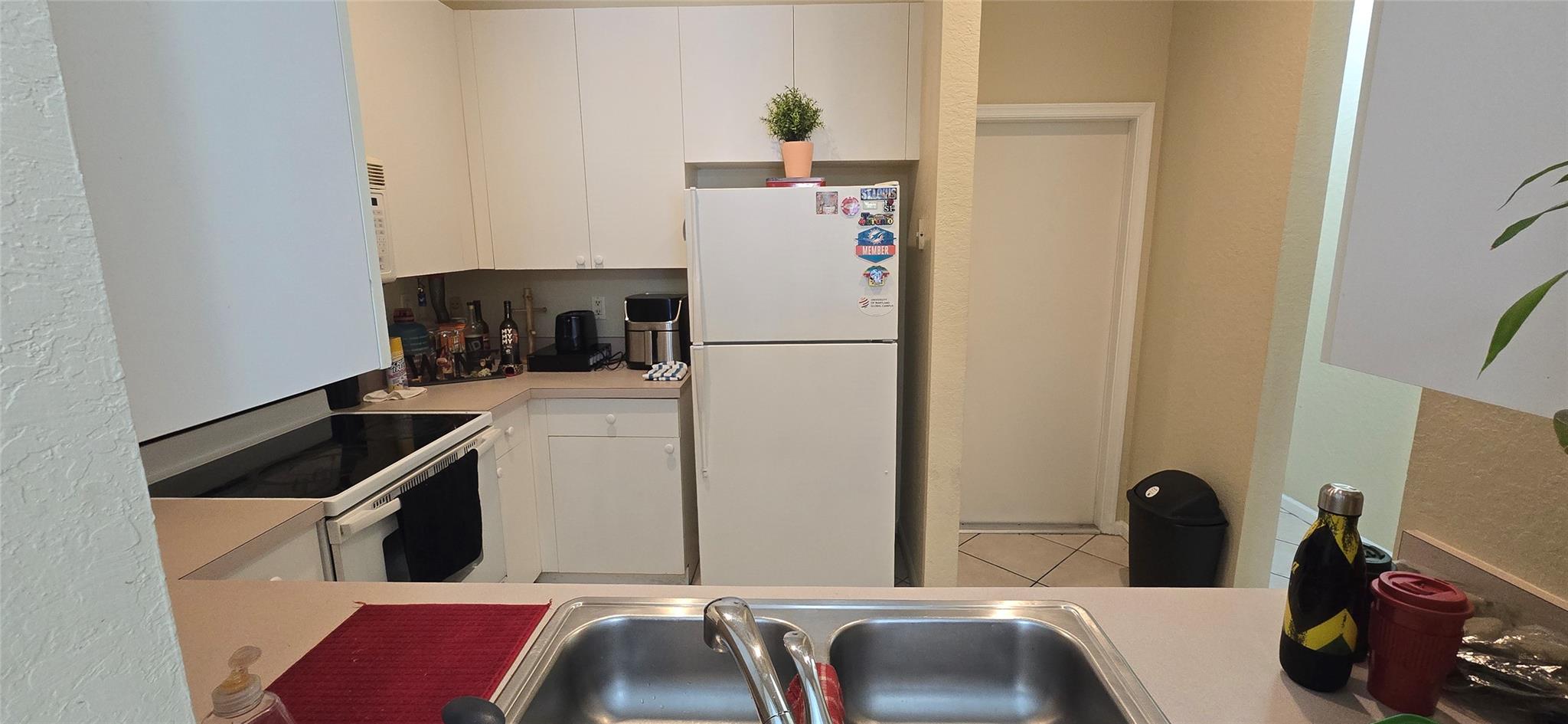Rokest Apts Of Tamarac - Residential Lease