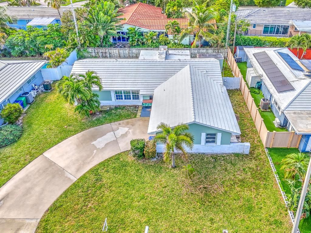 Photo of 1231 Manor Drive, Singer Island, FL 33404 (MLS # R10954647)