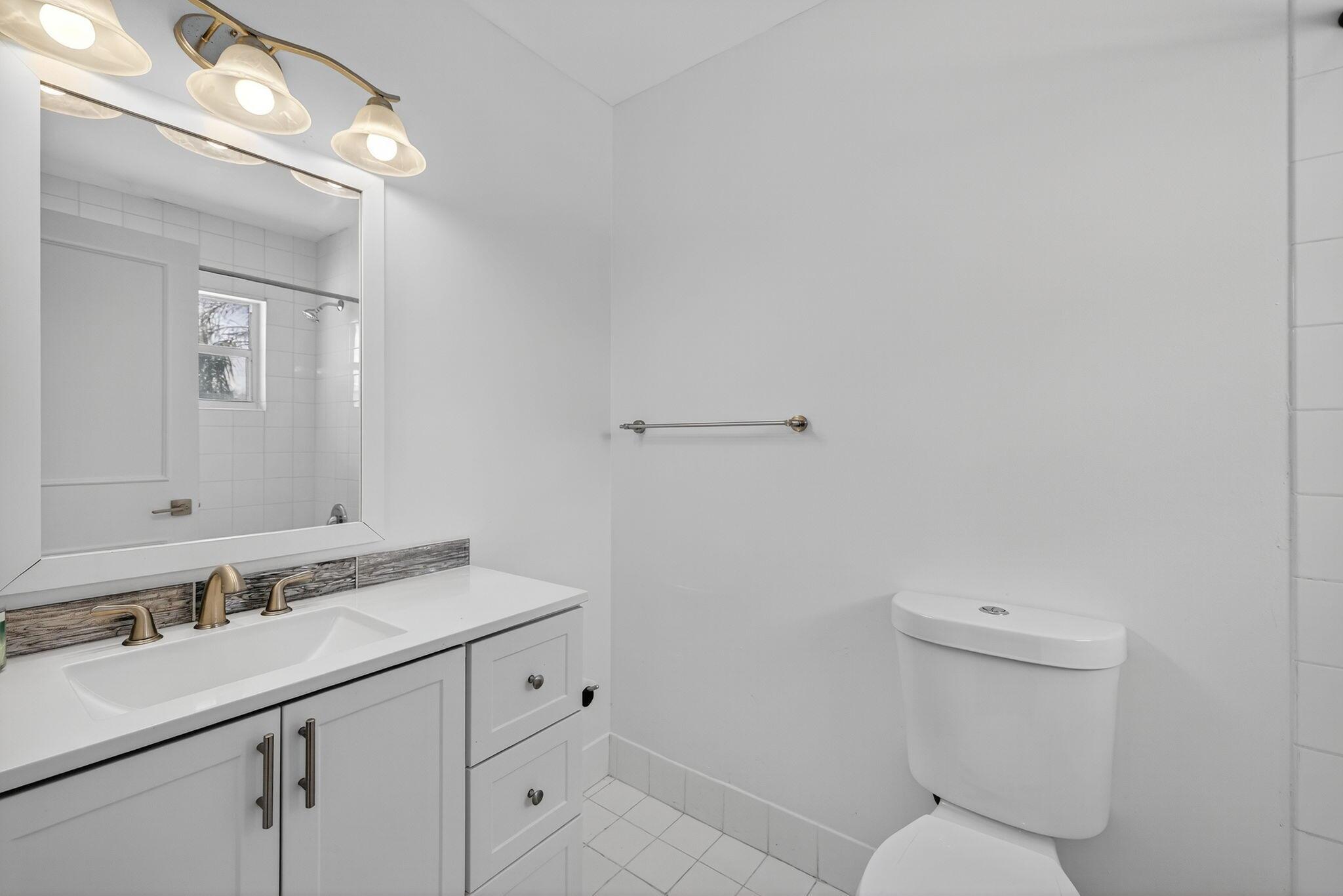 SARTORI LAKE - Residential Lease