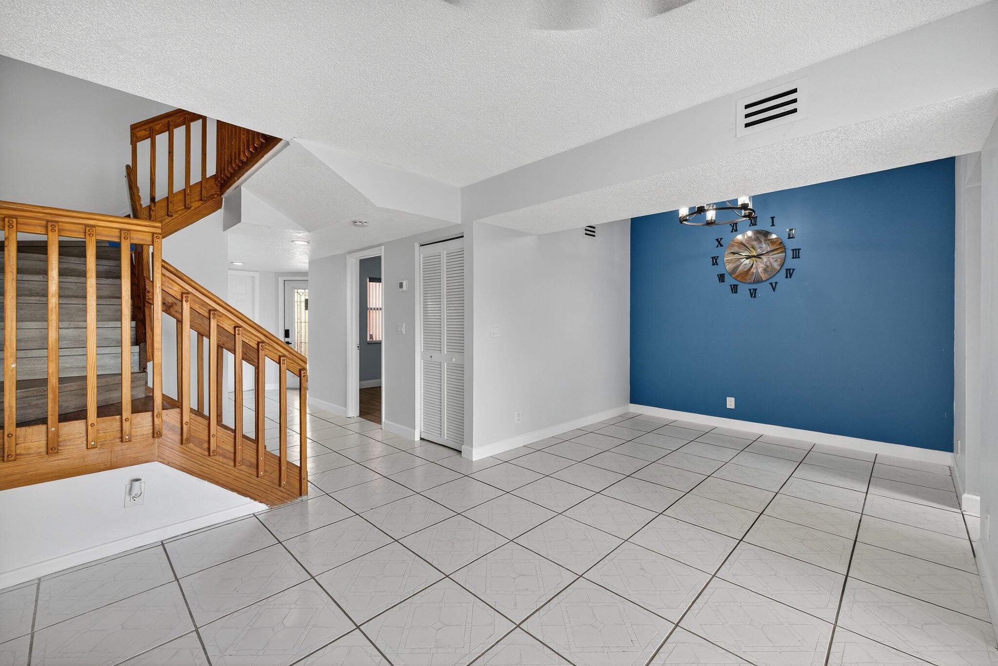 SARTORI LAKE - Residential Lease