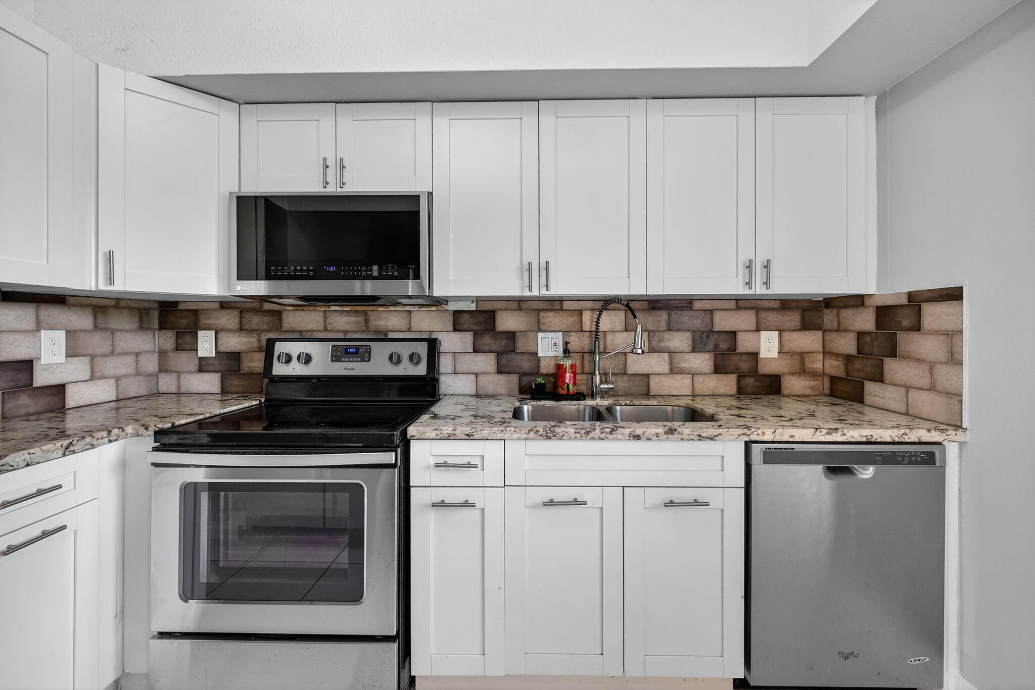 SARTORI LAKE - Residential Lease
