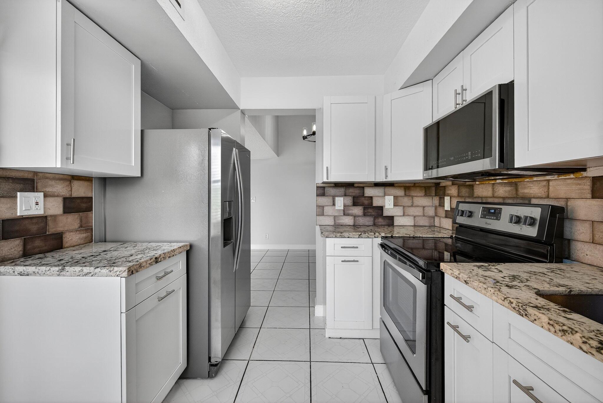 SARTORI LAKE - Residential Lease