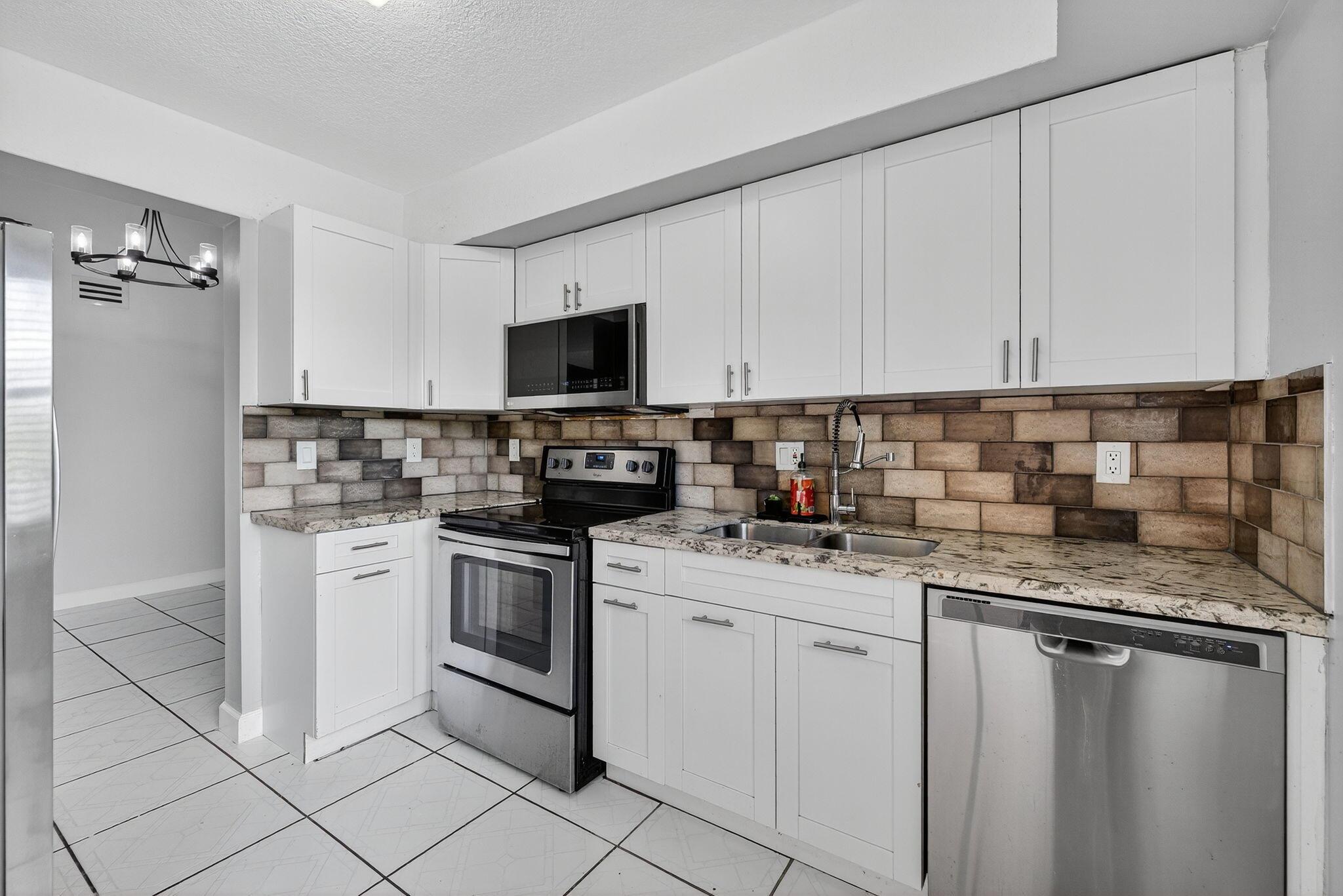 SARTORI LAKE - Residential Lease