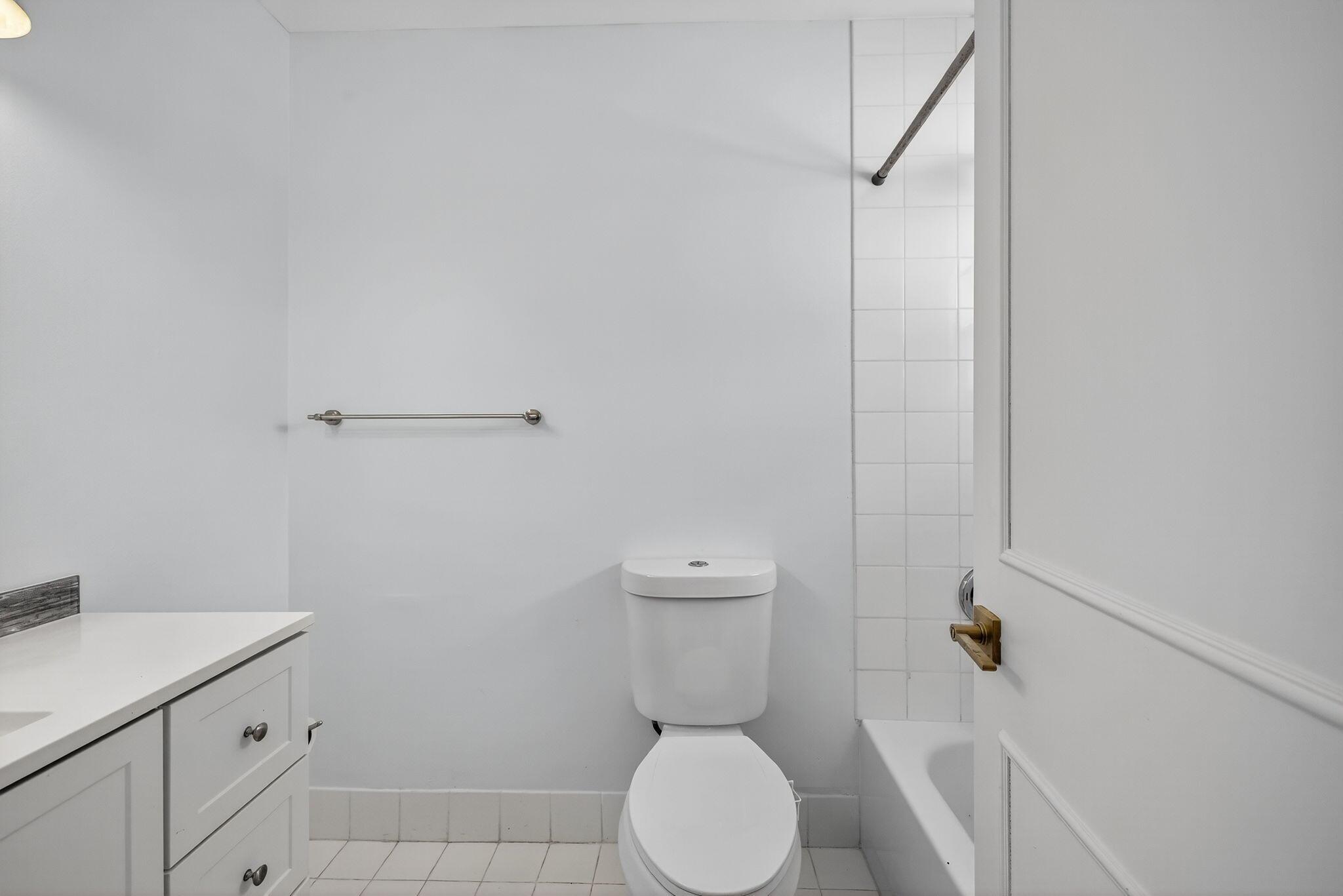 SARTORI LAKE - Residential Lease