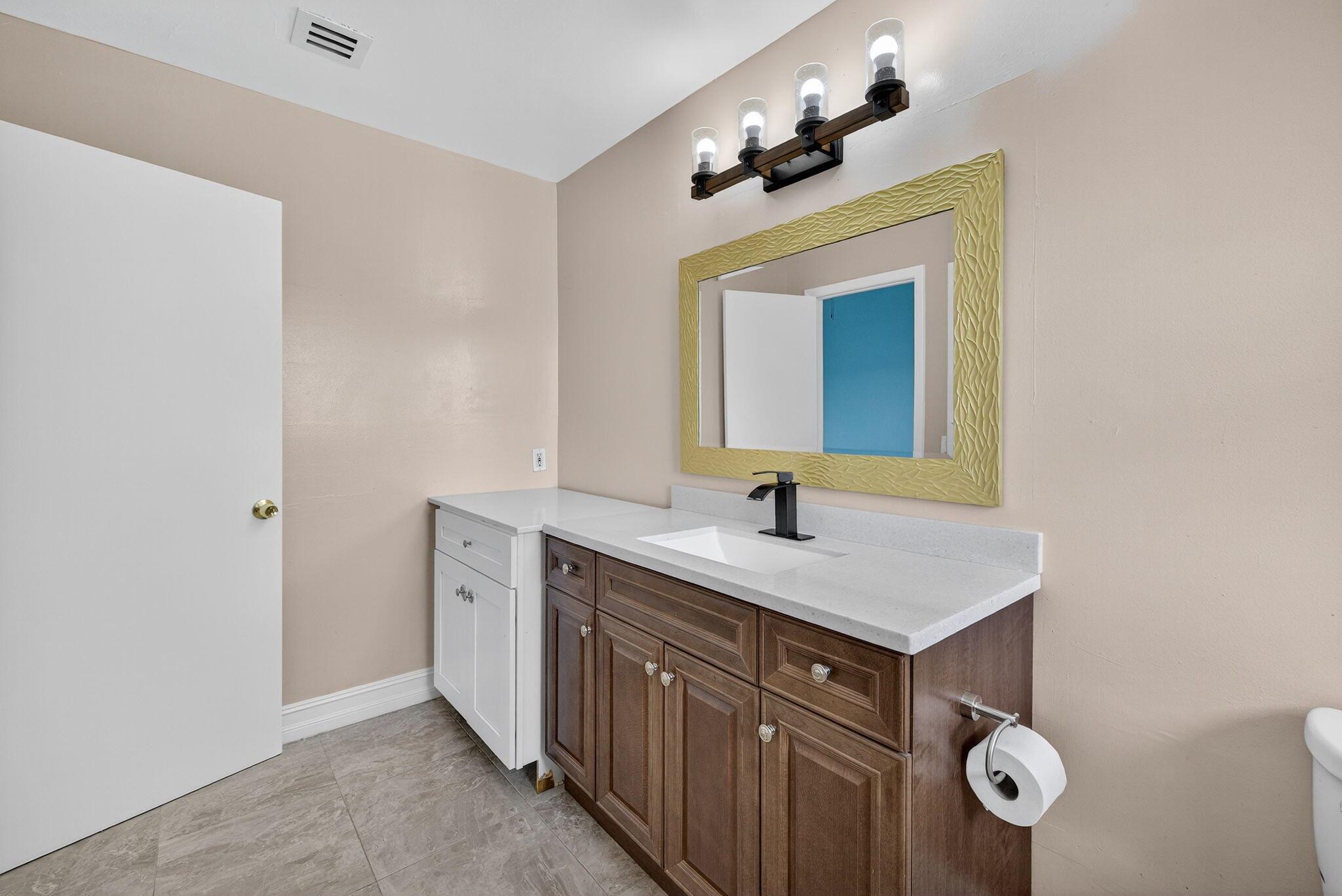 SARTORI LAKE - Residential Lease