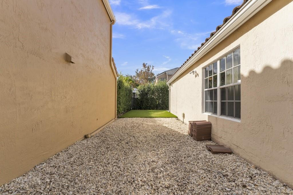 WEST GLEN VILLAGE - Residential