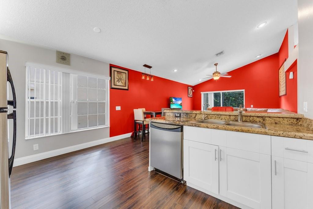 WEST GLEN VILLAGE - Residential