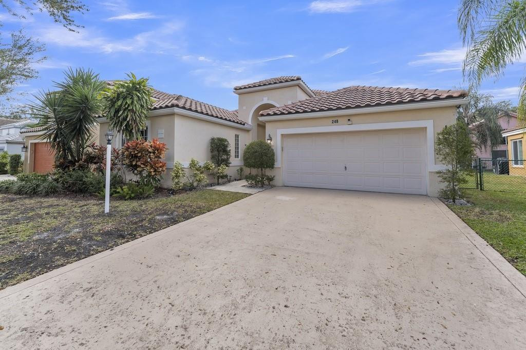 WEST GLEN VILLAGE - Residential