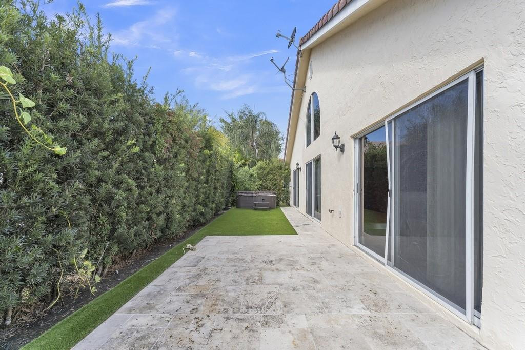 WEST GLEN VILLAGE - Residential