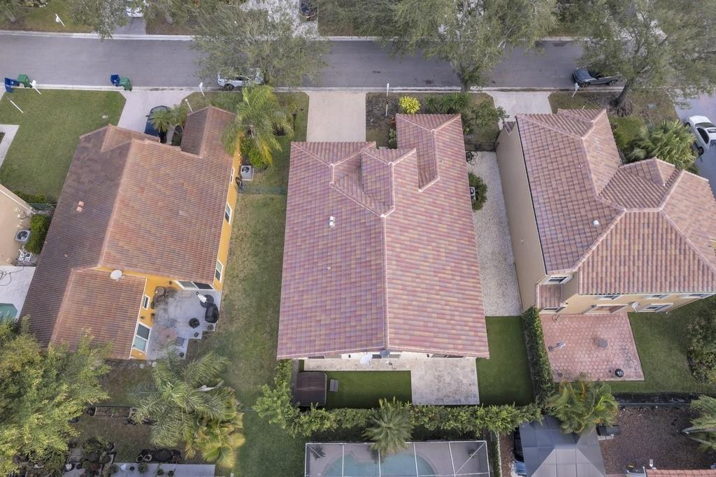 WEST GLEN VILLAGE - Residential