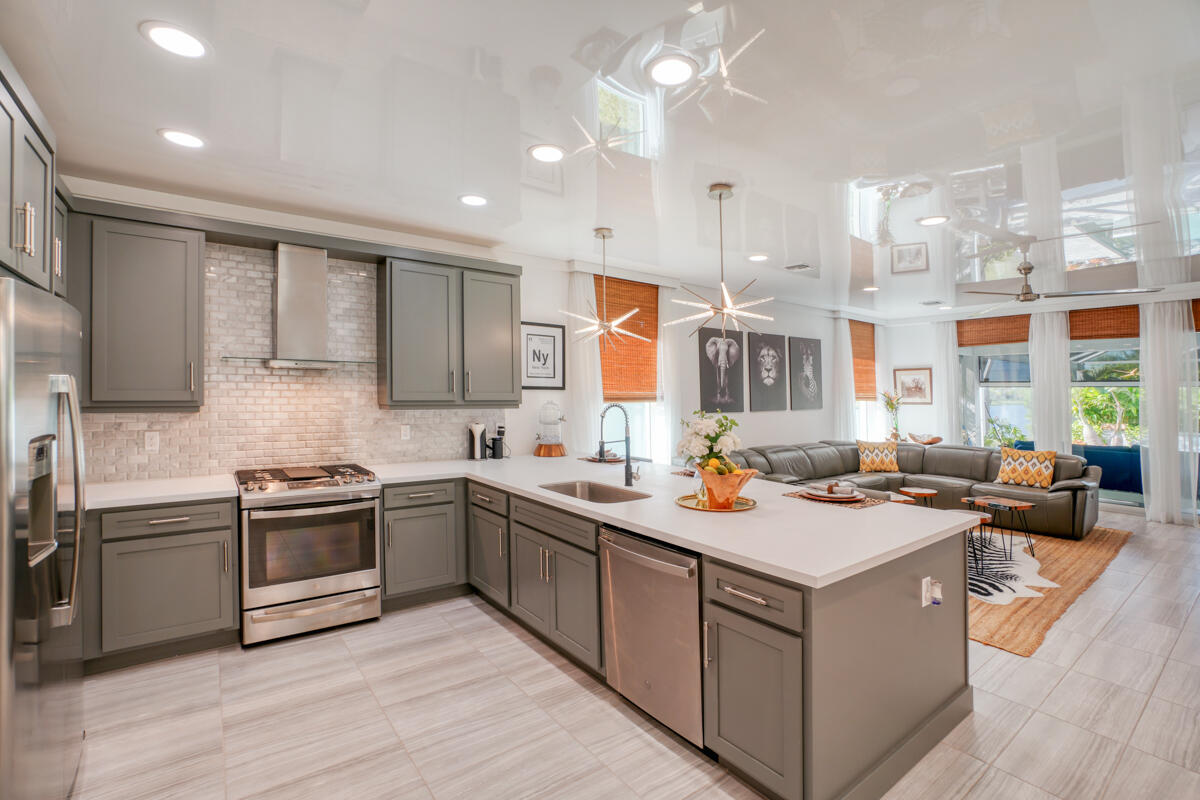 Valencia Cay At Riverland - Residential