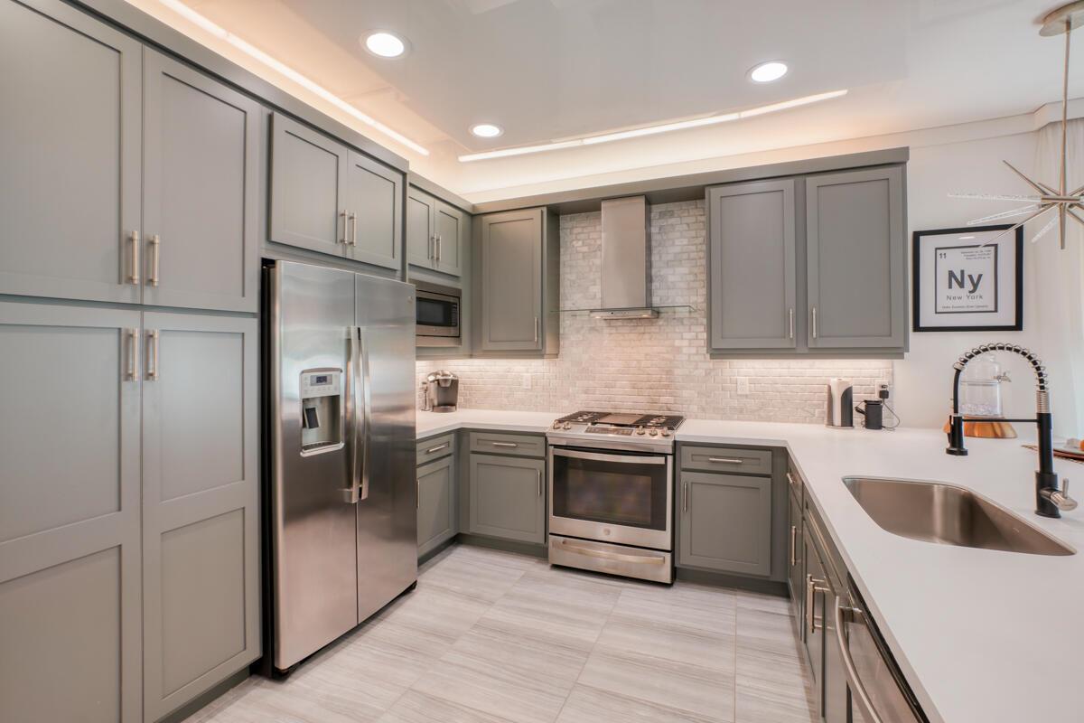 Valencia Cay At Riverland - Residential