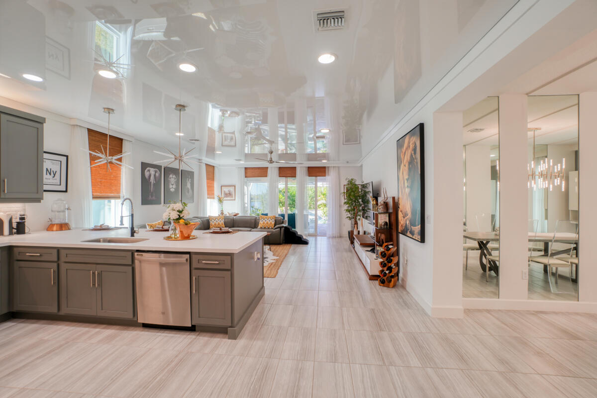 Valencia Cay At Riverland - Residential