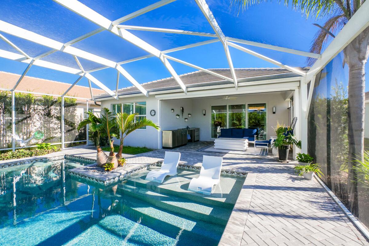 Valencia Cay At Riverland - Residential