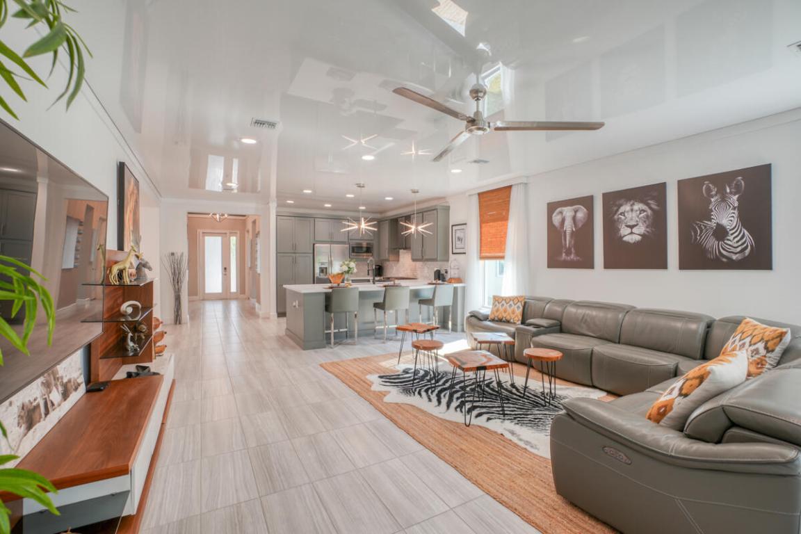 Valencia Cay At Riverland - Residential