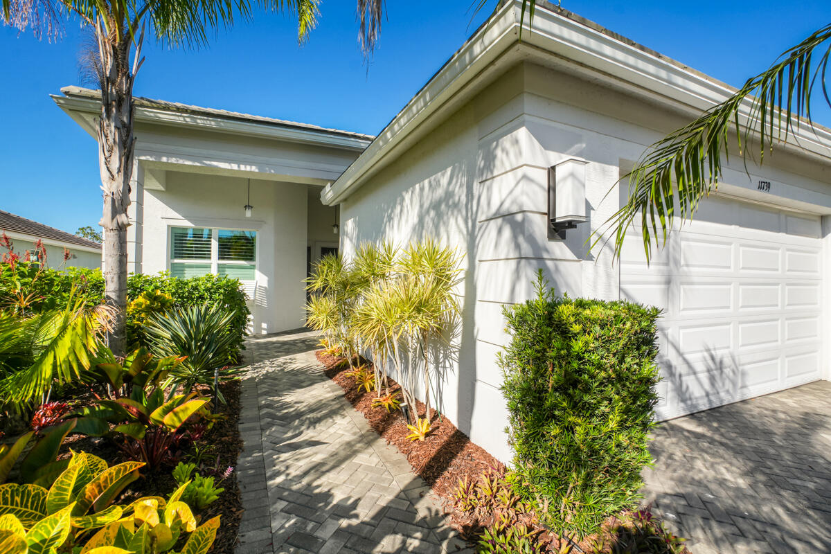 Valencia Cay At Riverland - Residential