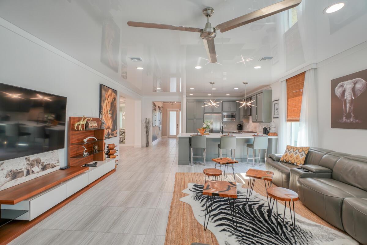 Valencia Cay At Riverland - Residential