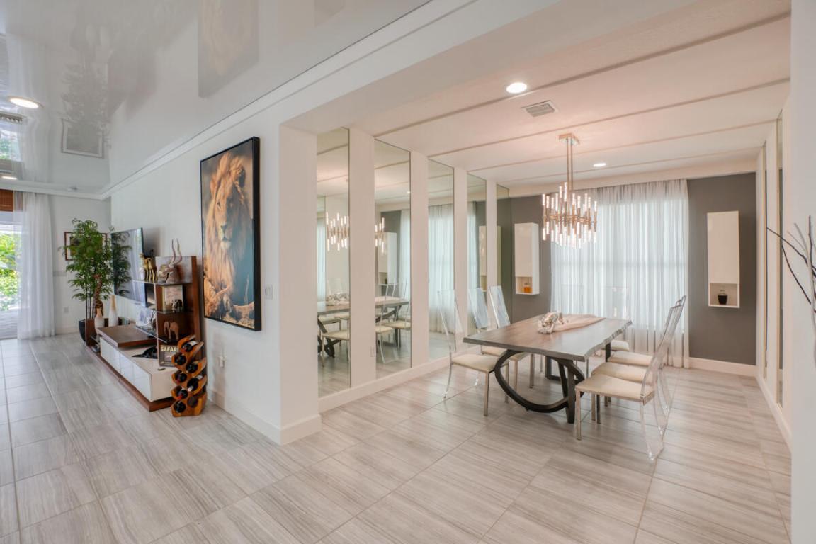 Valencia Cay At Riverland - Residential