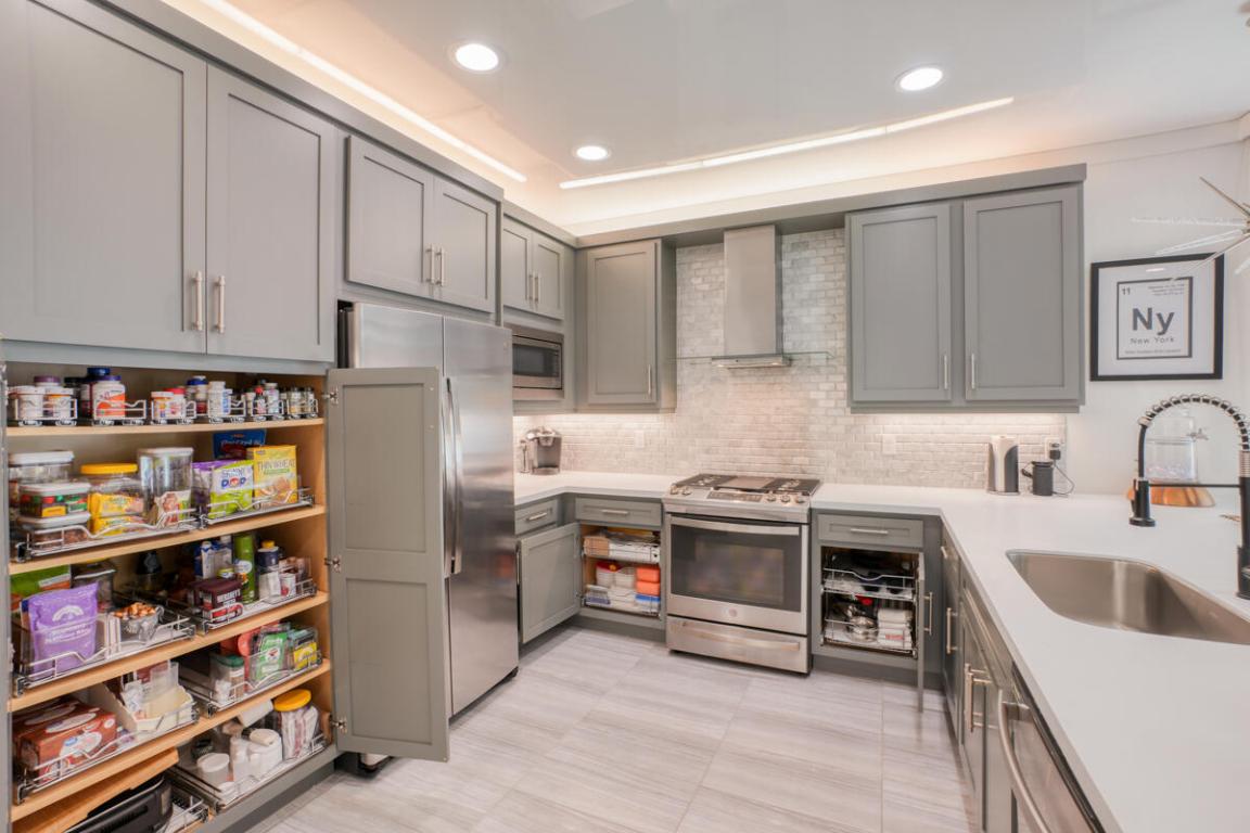 Valencia Cay At Riverland - Residential