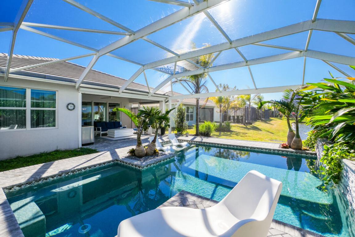 Valencia Cay At Riverland - Residential