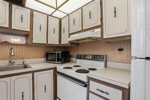 Tiny photo for 100 Flanders, Delray Beach, FL 33484 (MLS # B26034750)