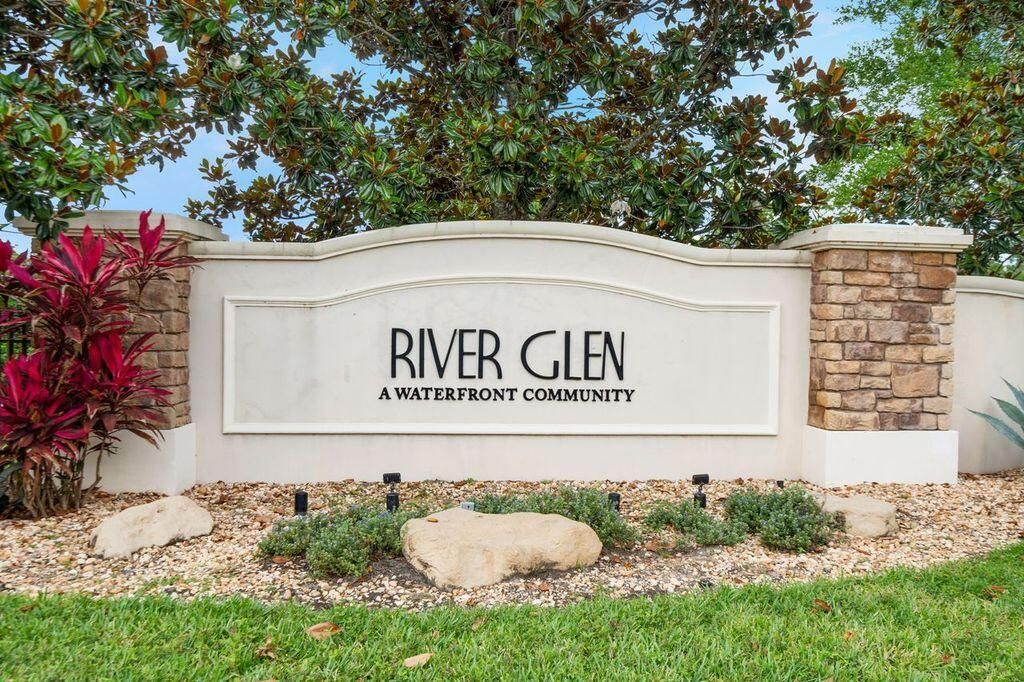 Photo of 626 SW Glen Crest Way, Stuart, FL 34997 (MLS # B26031124)