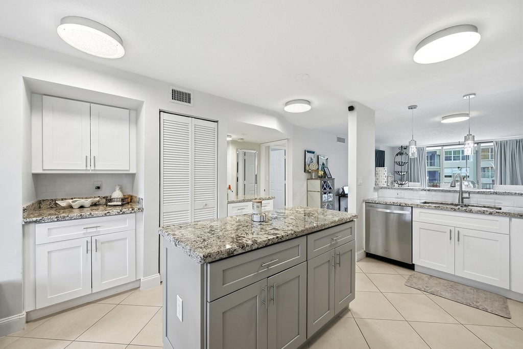 Photo of 777 S FEDERAL Highway #101E, Pompano Beach, FL 33062 (MLS # B26086949)