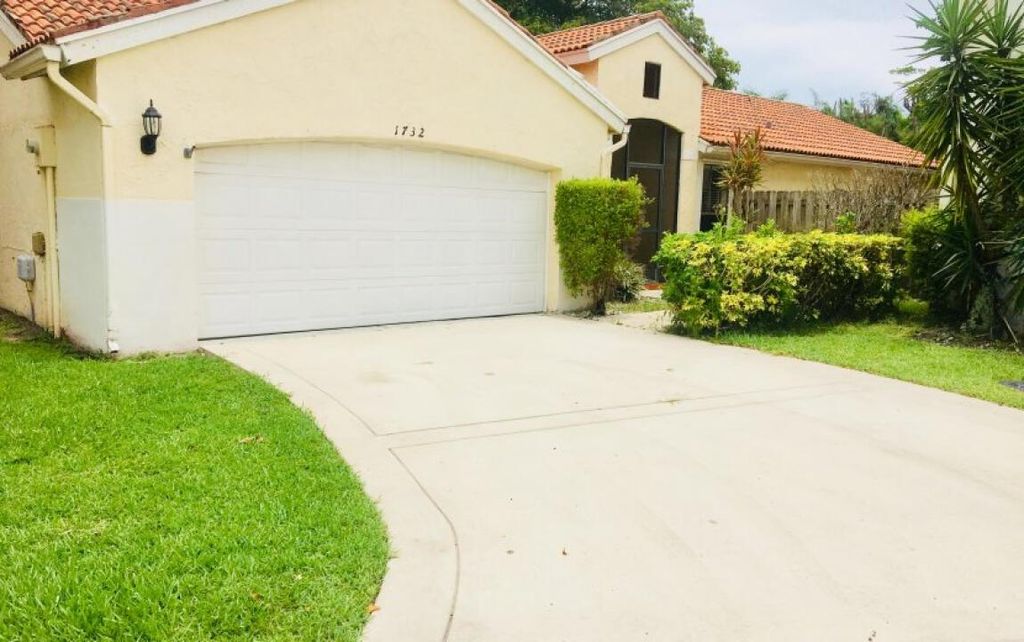 Photo of 1732 Shoreside Circle, Wellington, FL 33414 (MLS # R10896479)