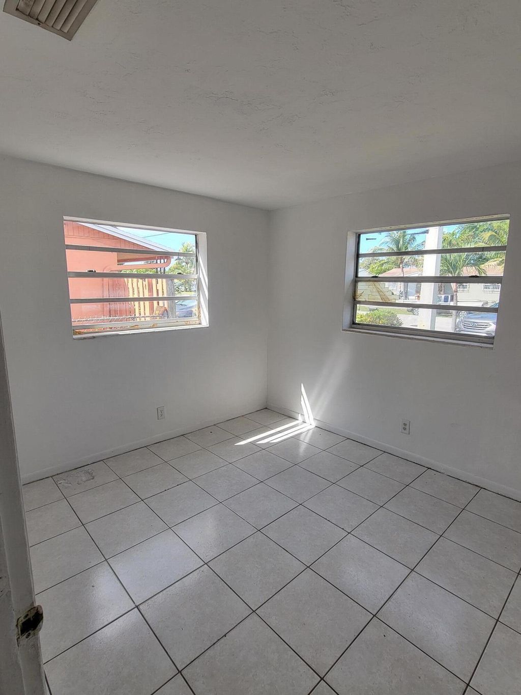 Photo of 5320 NE 9th Avenue, Deerfield Beach, FL 33064 (MLS # B26005456)