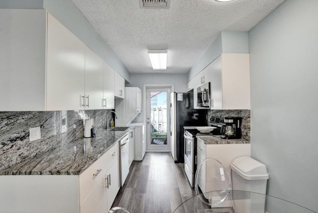 Photo of 617 NE 3rd Avenue, Delray Beach, FL 33444 (MLS # R11074886)