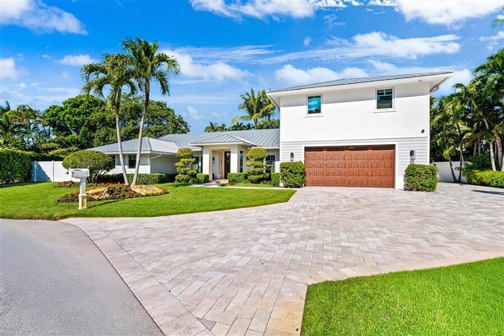 Photo of 501 Eldorado Lane, Delray Beach, FL 33444 (MLS # R11141294)