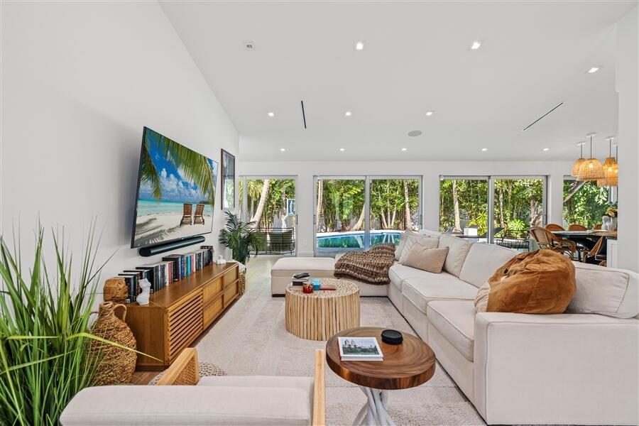 LAKE IDA SHORES 1ST ADD - Residential