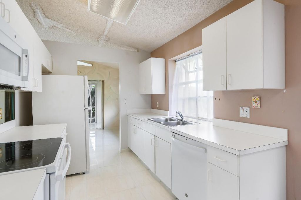 Photo of 6145 Bay Isles Drive, Boynton Beach, FL 33437 (MLS # R10964849)