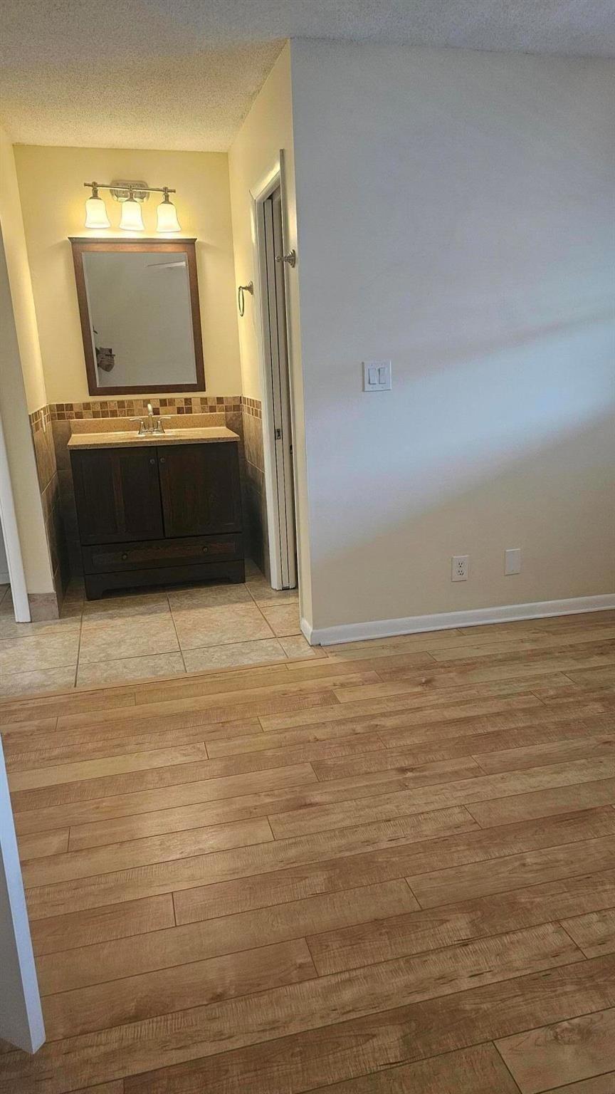 TRAILS END VILLAS - Residential Lease