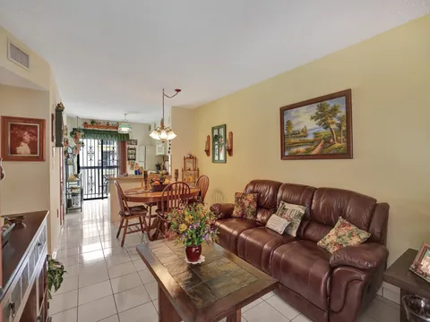 5350 W 21st Ct Unit 205, Hialeah, FL MLS: F10502925