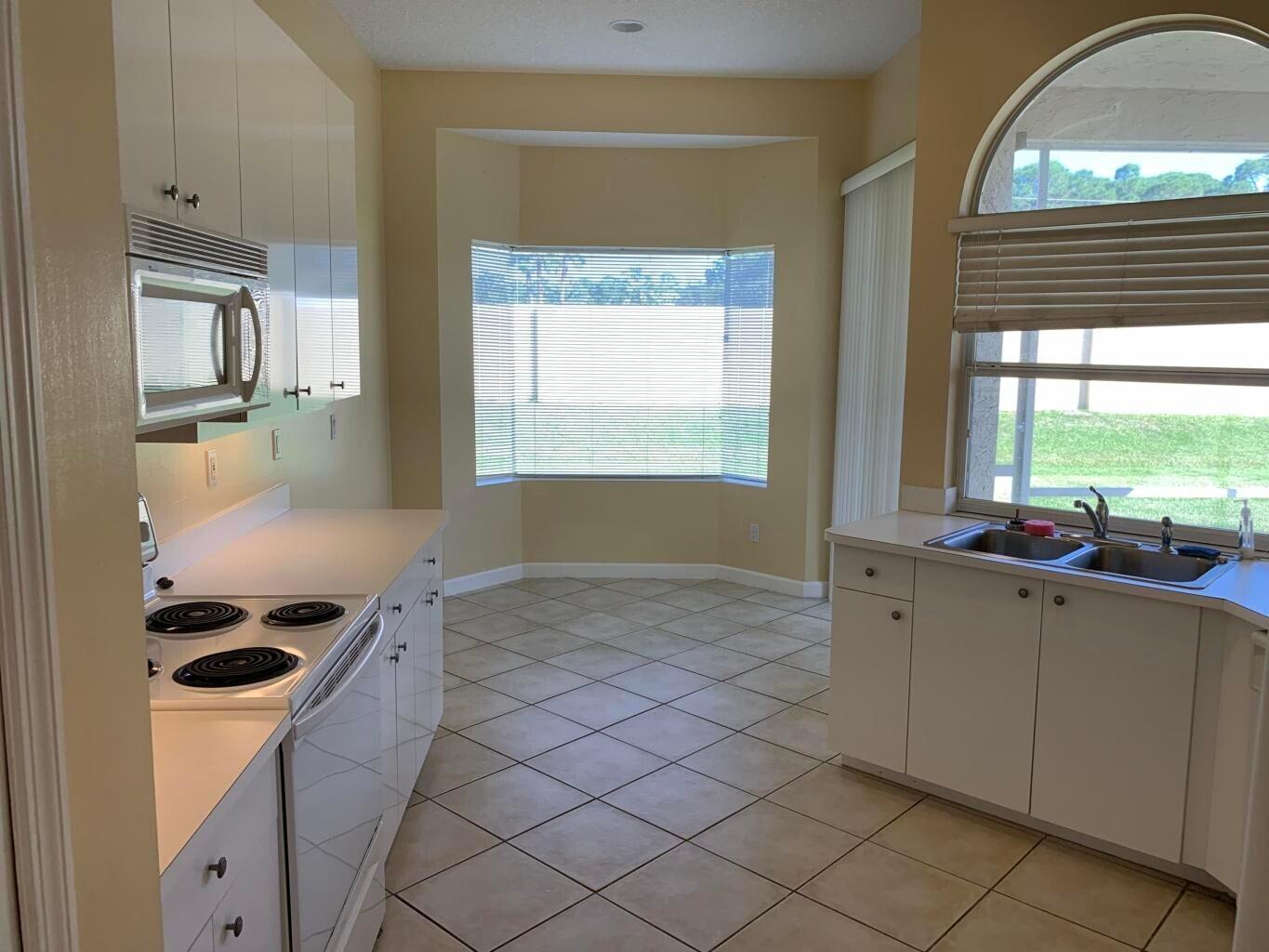 SLW PLAT #82 LAKE CH - Residential Lease