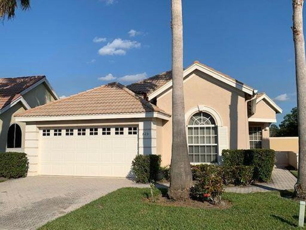 Photo of 825 SW Andrews Cv Street, Port Saint Lucie, FL 34986 (MLS # R11164587)