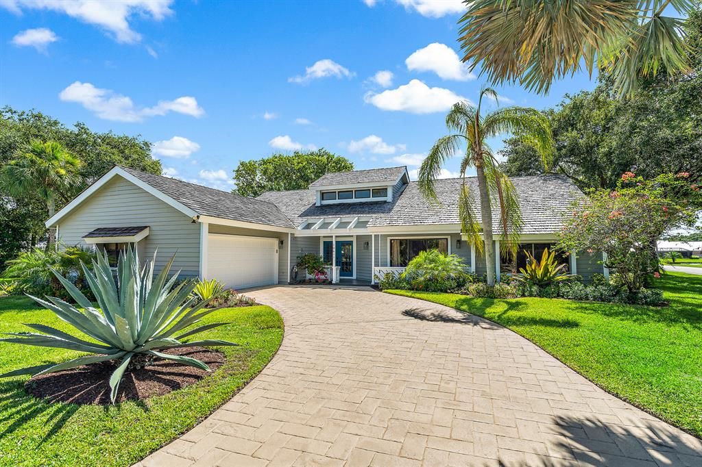 Photo of 10611 SE Jupiter Narrows Drive, Hobe Sound, FL 33455 (MLS # R10821493)