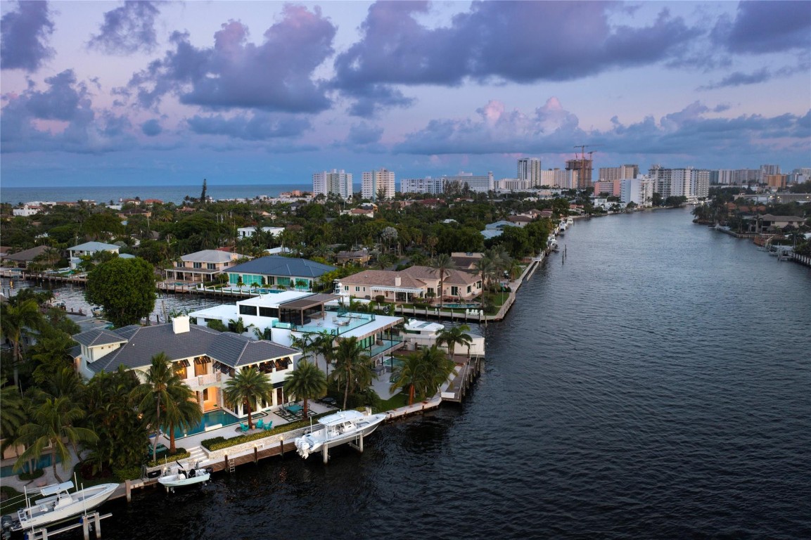 2307 N Riverside Drive, Pompano Beach, FL, 33062/$32,000 3 2307 N Riverside Drive