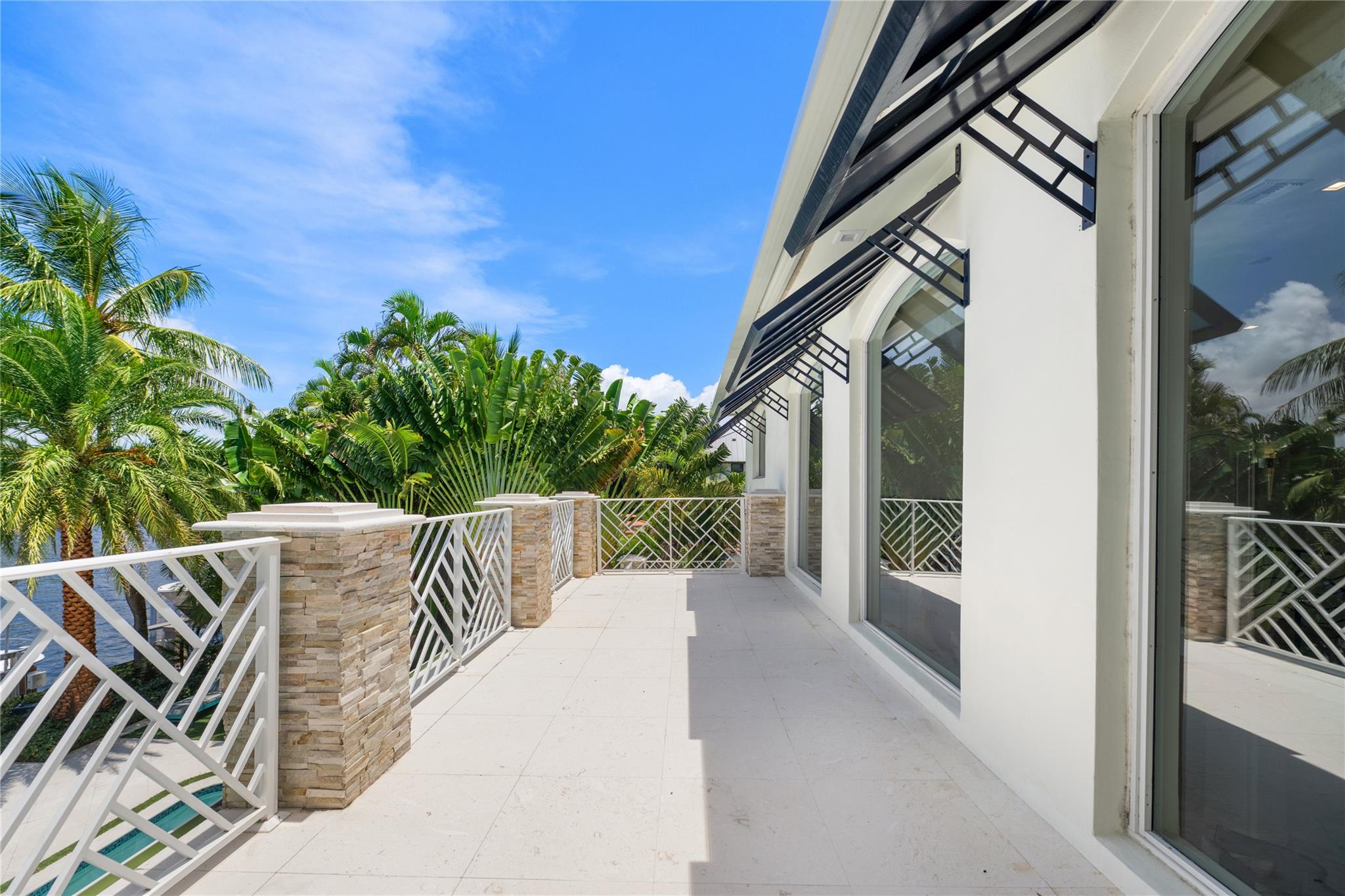 HILLSBORO SHORES SEC B - Residential Lease