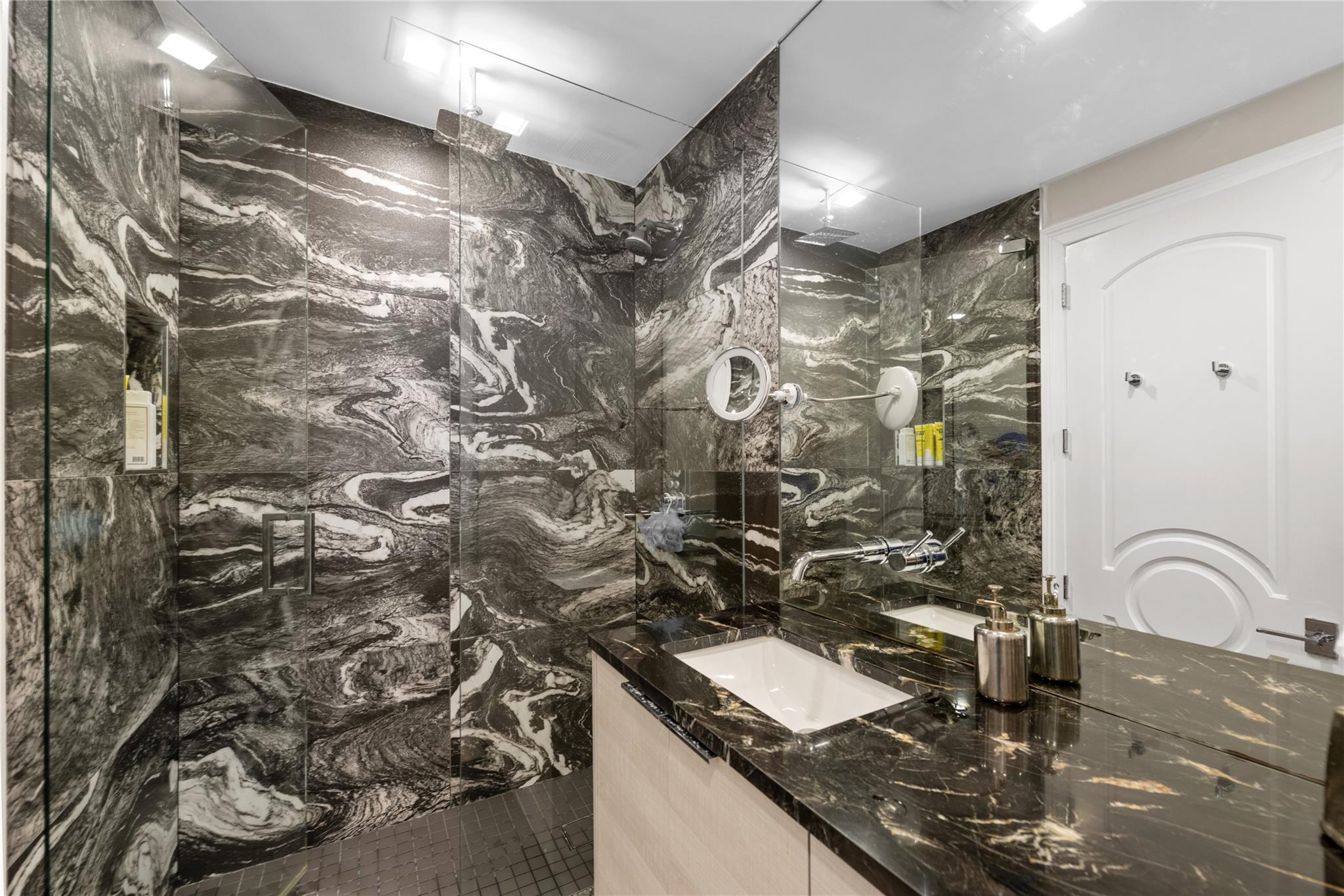 HILLSBORO SHORES SEC B - Residential Lease