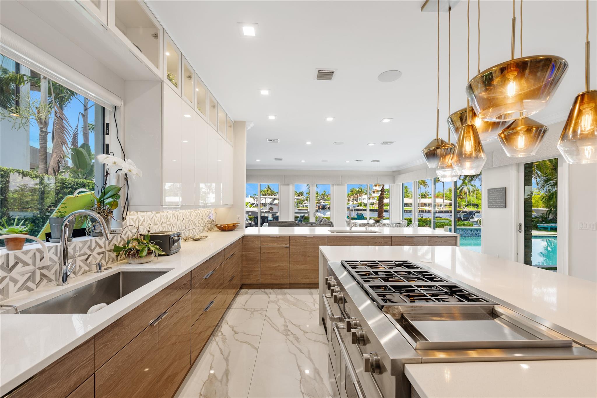 HILLSBORO SHORES SEC B - Residential Lease