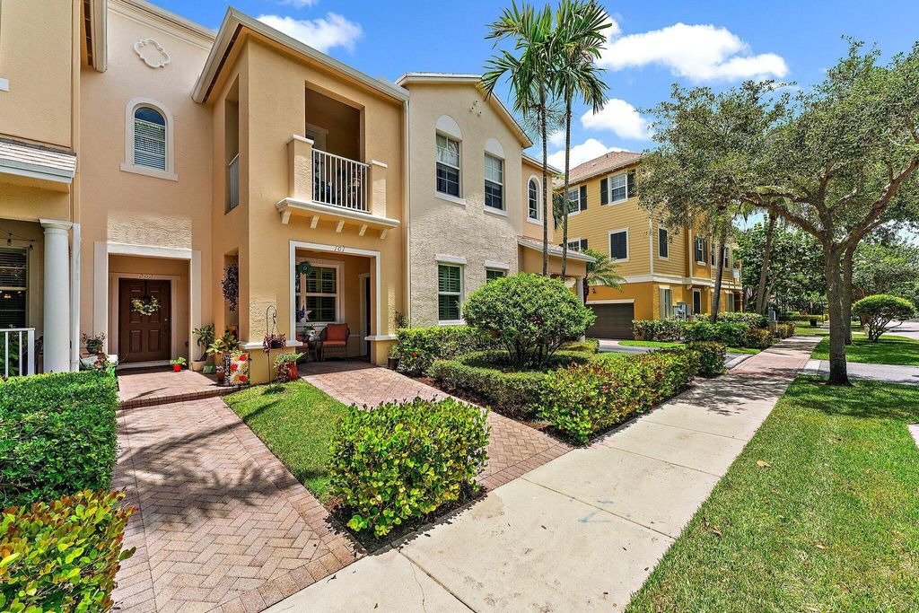 Photo of 341 Indian Creek Parkway #101, Jupiter, FL 33458 (MLS # R11003281)