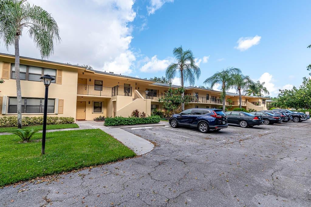 Photo of 2900 SW 22nd Circle #222b, Delray Beach, FL 33445 (MLS # R10917544)