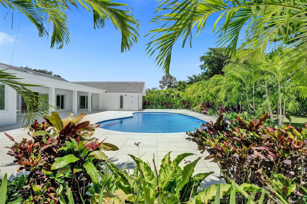 Photo of 2800 Banyan Boulevard Circle, Boca Raton, FL 33431 (MLS # F10520763)