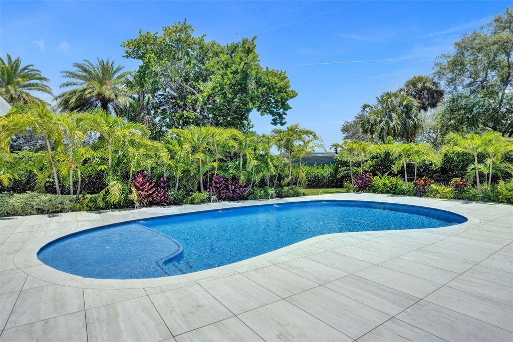 Photo of 2800 Banyan Boulevard Circle, Boca Raton, FL 33431 (MLS # F10520763)